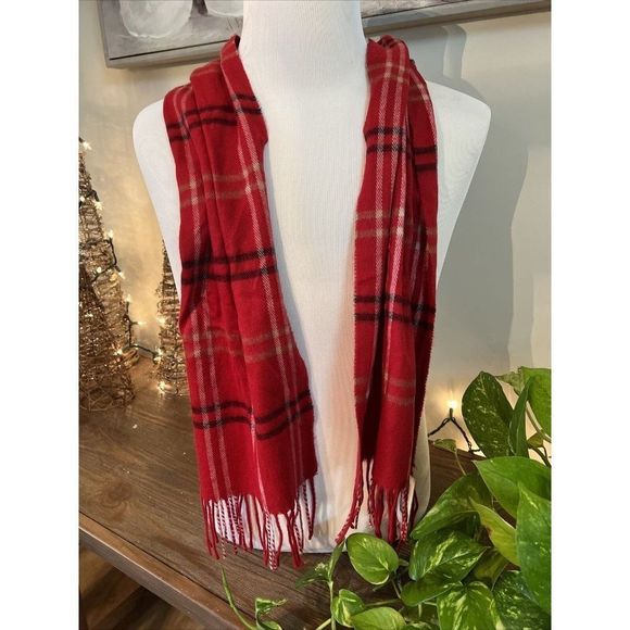 NWT Steve Madden Mid Weight Red White Plaid Muffler Scarf - Picture 5 of 6
